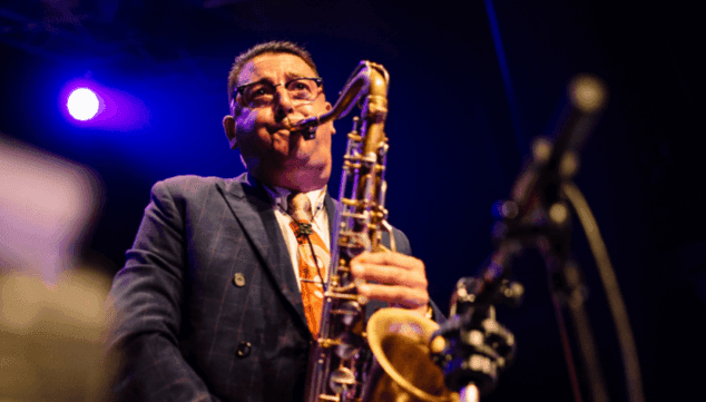 enric peidro homenatjera a juan tizol al proper concert del festival de jazz de denia