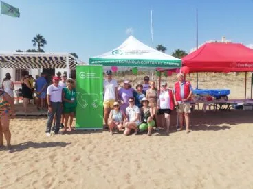 exitosa campana de prevencion del cancer de piel en la playa de lestanyo