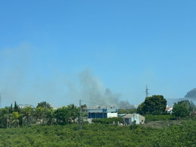 gran humareda que se puede ver desde denia 2