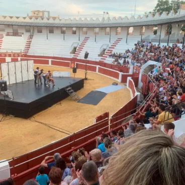 Teatro en la plaza de toros de Ondara