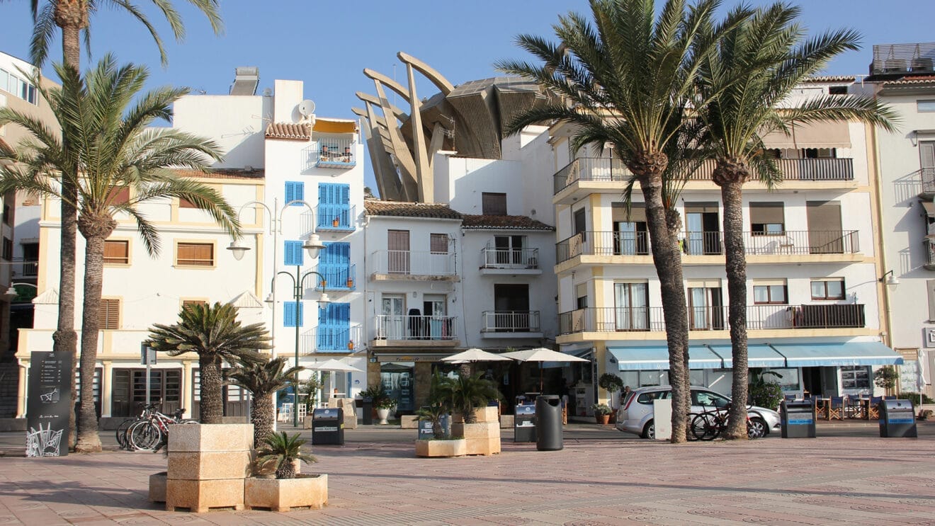 Viviendas en primera línea de la playa de la Grava de Xàbia (archivo)