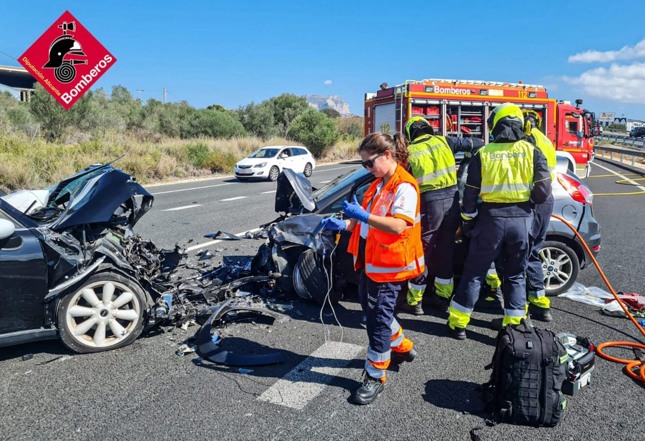 Accidente frontal a la altura de Ondara