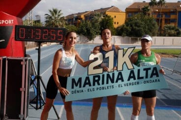 Atletas del podio en categoría Senior Femenino de la 21 km Marina Alta