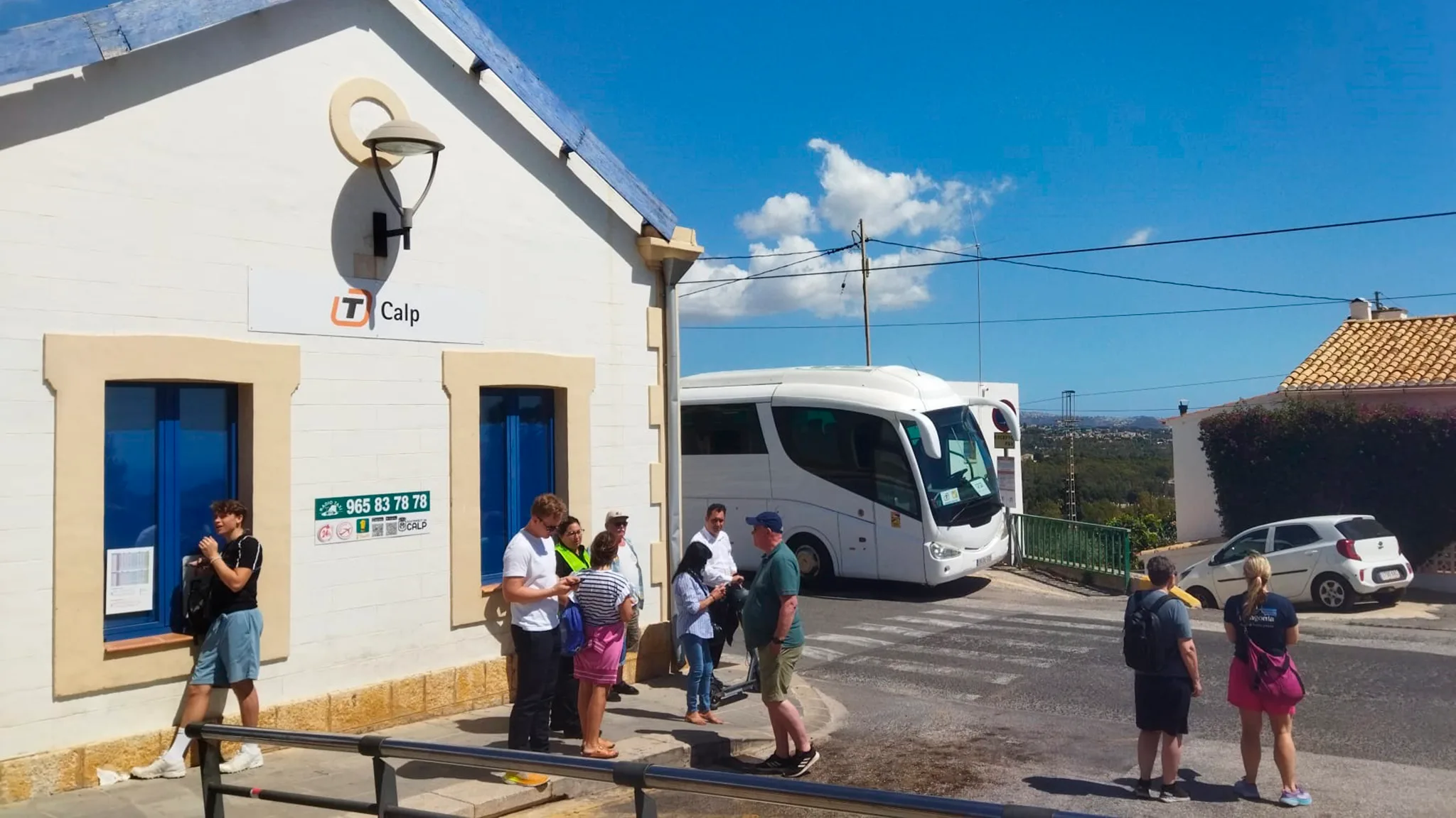 autobus sustitutorio del tram dalacant en la estacion de calp
