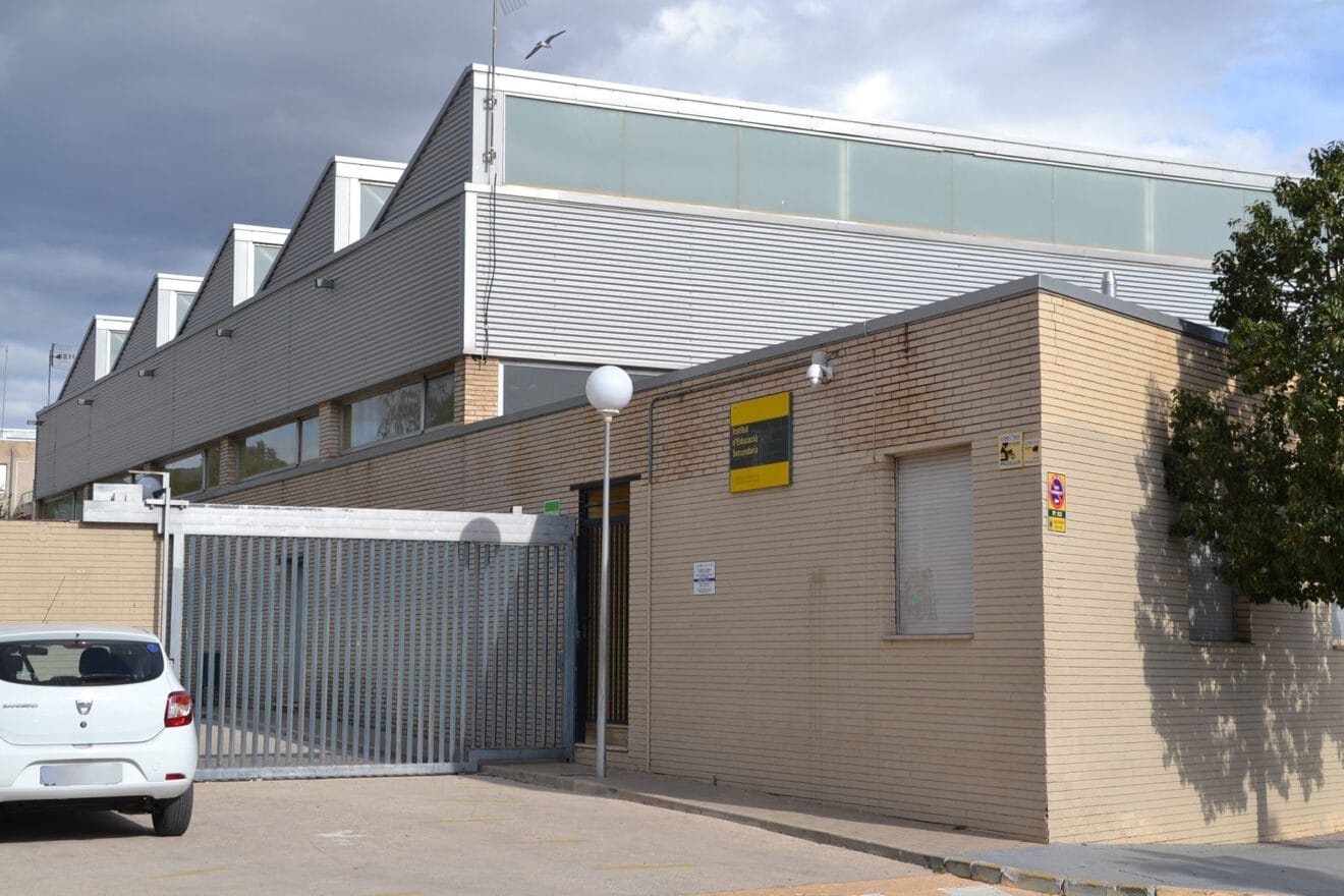 Entrada del IES Ifach de Calp