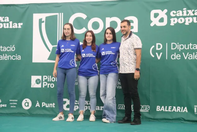 Los equipos profesionales de escala i corda y raspall que Ondara patrocina por primera vez esta temporada 3 Imagen: Equipo Copa Caixa Popular Pro 1 Raspall Femení Ondara – Portal de la Marina