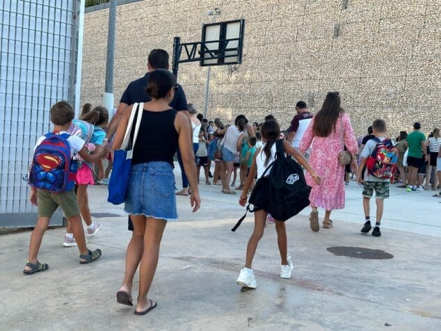 Imagen: Inicio del curso escolar en el Colegio Mediterrani de Calp