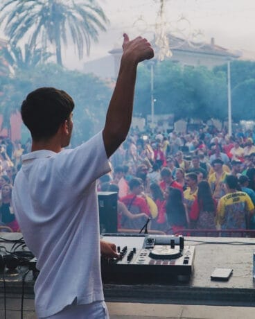 Jairo Ginestar sobre el escenario