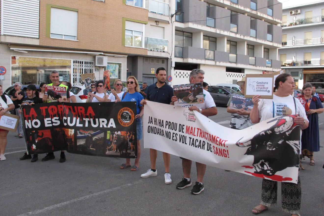 Manifestación antitaurina en Ondara 01