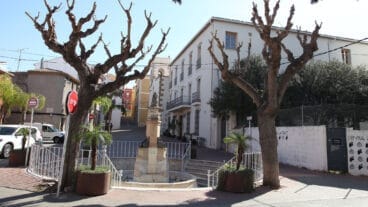 placa del convent de ondara junto al ayuntamiento