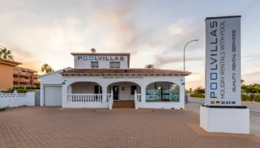 pool villas en denia