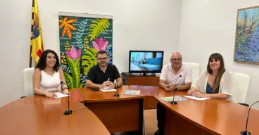 Presentación de la segunda edición de ‘Persianes amb Art’ en el Ayuntamiento de Els Poblets