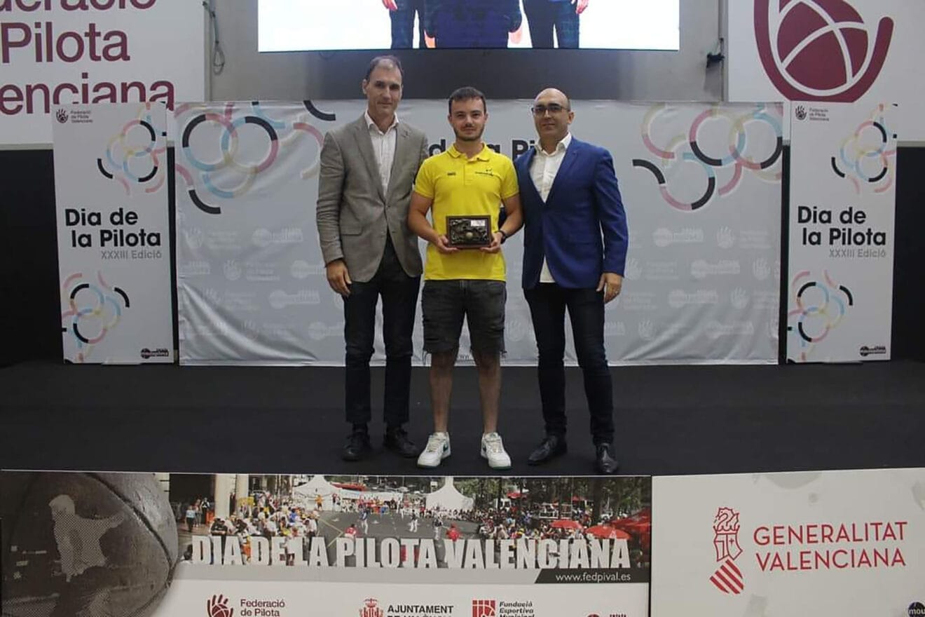 Raül Blasco, mejor entrenador en la modalidad de one wall de los JECV 2023-2024