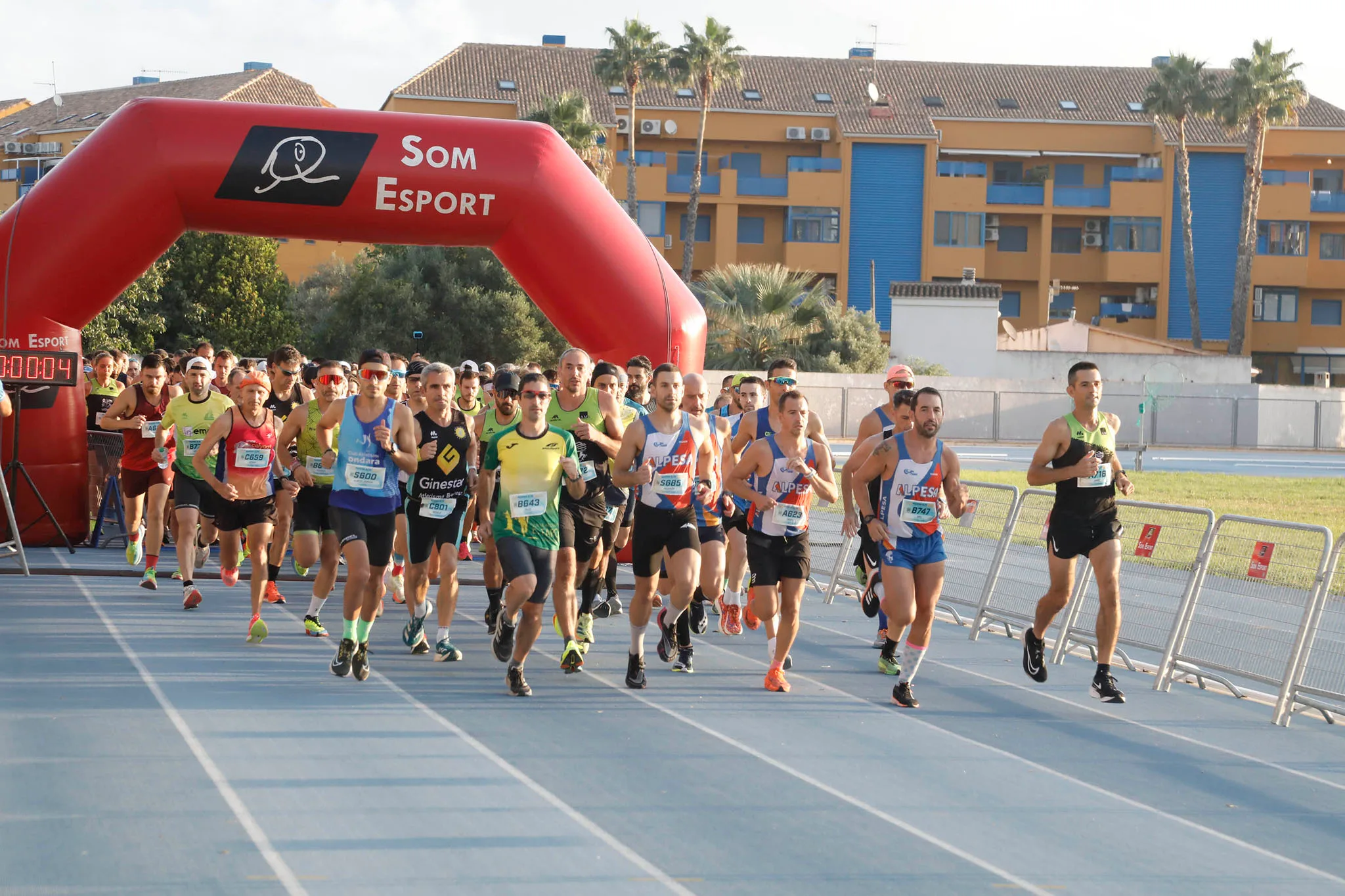 salida en denia de la primera media maraton 21 km marina alta