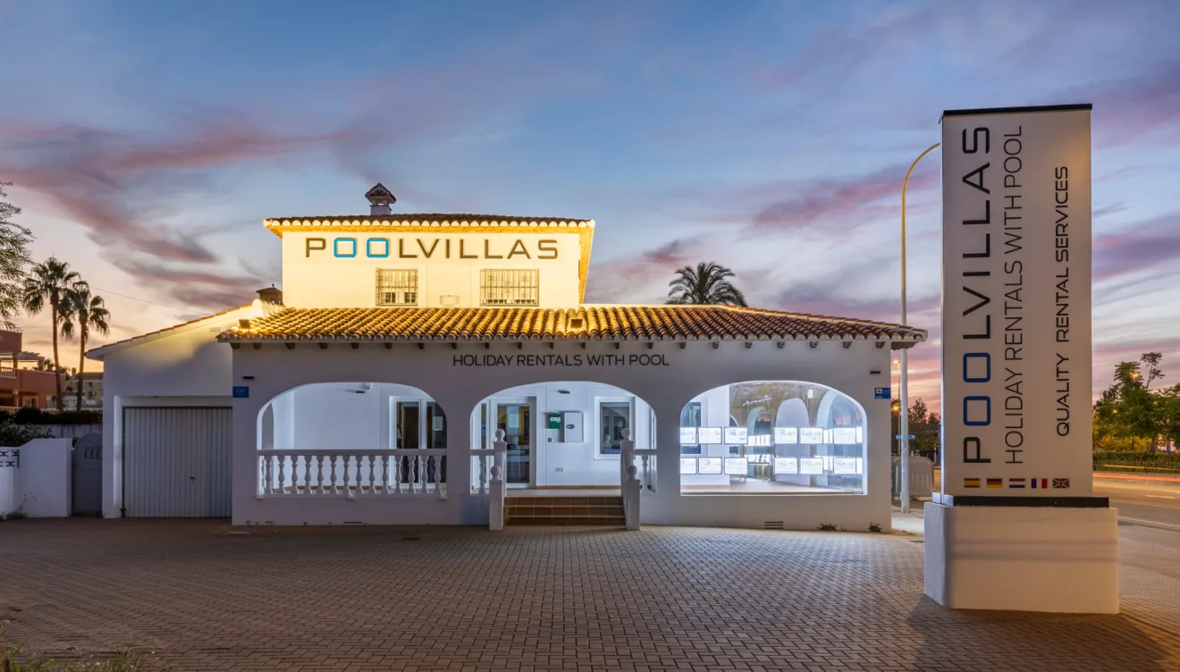 Visita la oficina de Pool Villas en Dénia