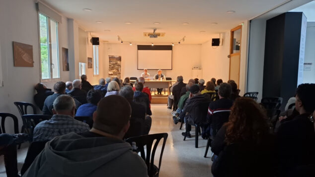 Imagen: Acto de presentación del estudio editado en la Vall de Gallinera