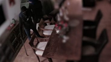 Asaltantes en el interior de una vivienda