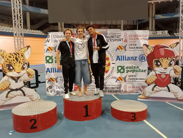 Imagen: Competidores del Club de Taekwondo Athenea de Calp