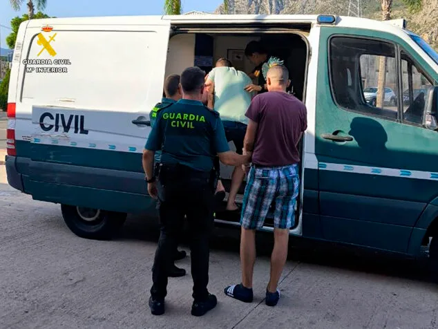 detenciones de la operacion mochila24 de la guardia civil por robos en la marina alta