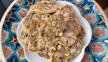 Fekass con nueces, almendras y pistacho, ligeramente dulces y aptos para dietas sin gluten