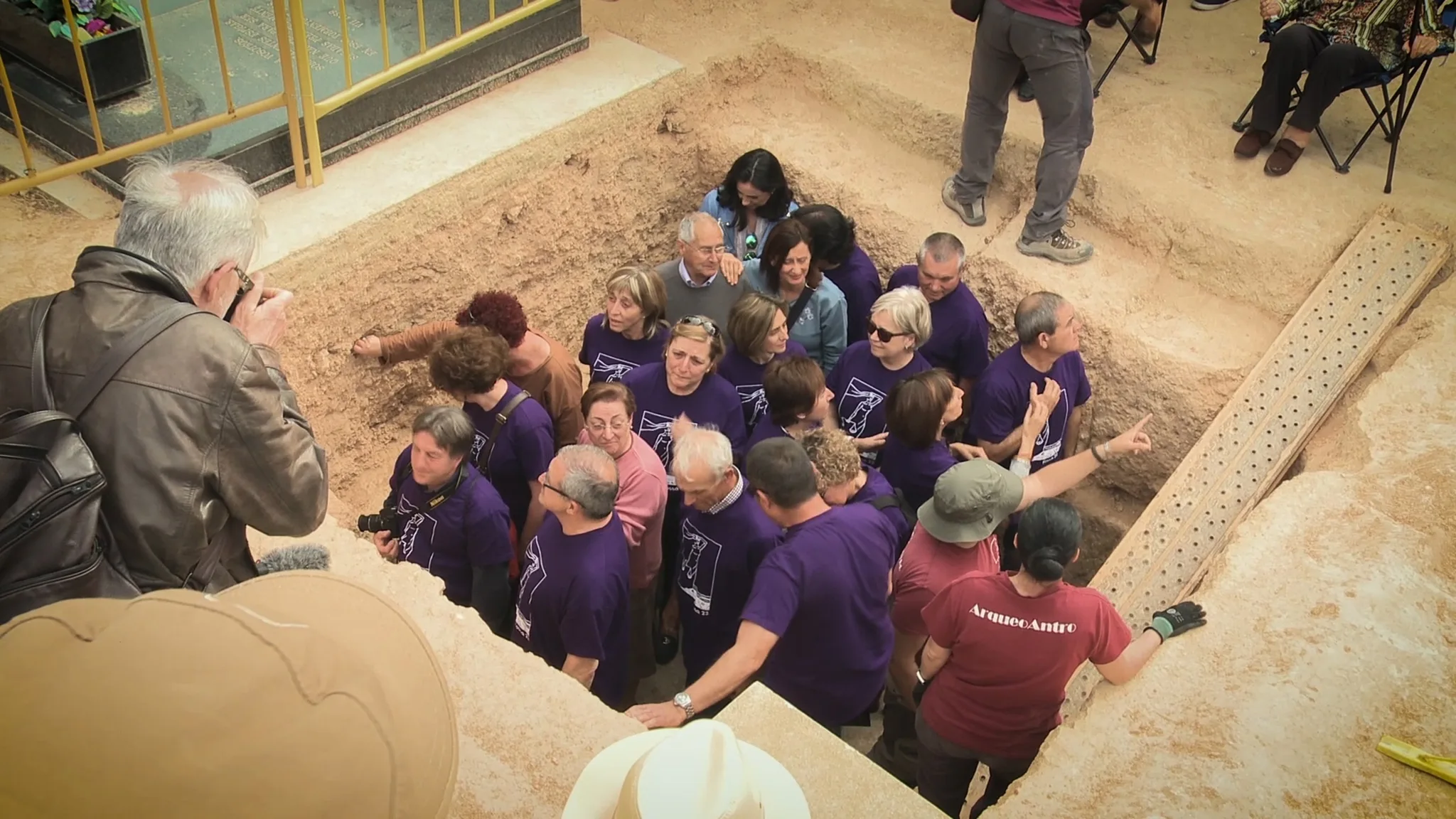 fotograma del documental les llavors que van creixent fossa 22 sergi tarin