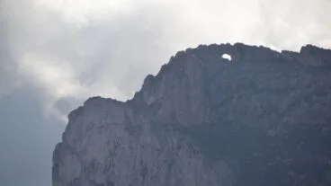 la penya forada de la vall de gallinera