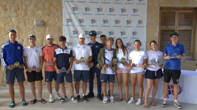participantes en el trofeo rcncalpe de vela ligera dest