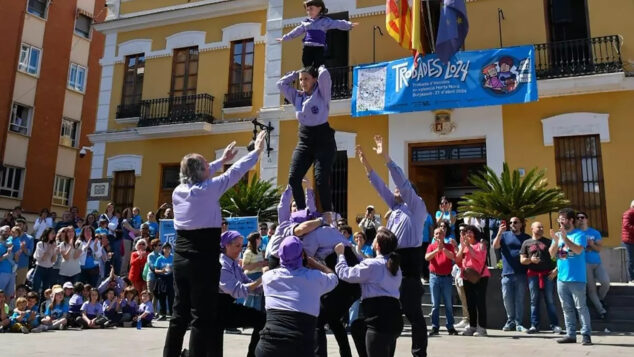 Imagen: Remat de torreta de la Muixeranga del Carraixet debutant en les Trobades d'Escoles en Valencià 2024 - M.C.