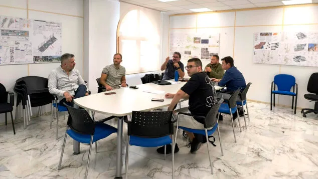 Benitatxell y Altea se alían en el camino hacia un turismo inteligente y sostenible 1 Imagen: Reunión entre Altea y Benitatxell