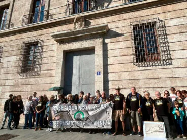Salvem la Vall en la Delegación del Gobierno en València