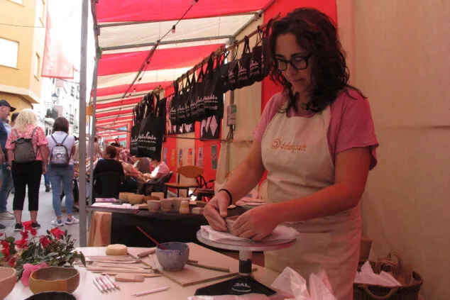 Gata de Gorgos saca a la calle todo su comercio, gastronomía y tradición 36 xix fira gata al carrer 2024 35