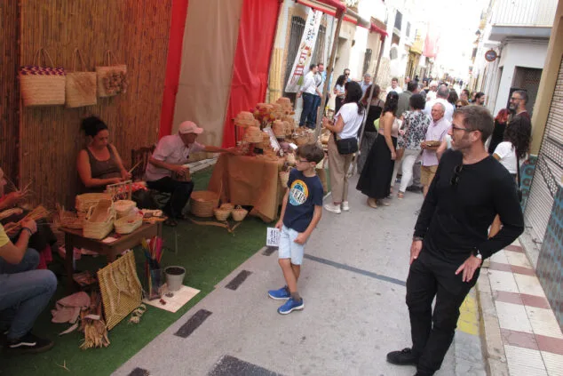 Gata de Gorgos saca a la calle todo su comercio, gastronomía y tradición 37 xix fira gata al carrer 2024 36