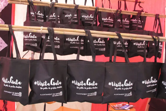 Gata de Gorgos saca a la calle todo su comercio, gastronomía y tradición 38 xix fira gata al carrer 2024 37