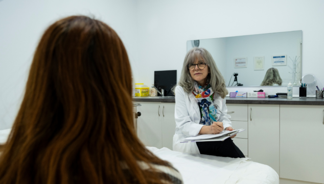 confianza y seguridad con la doctora zenia en clinica flores de apodaca