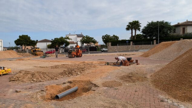 Imagen: Construcción del pump track en Pego