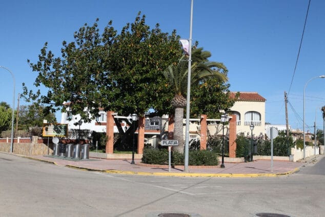 contenedores de basura en els poblets