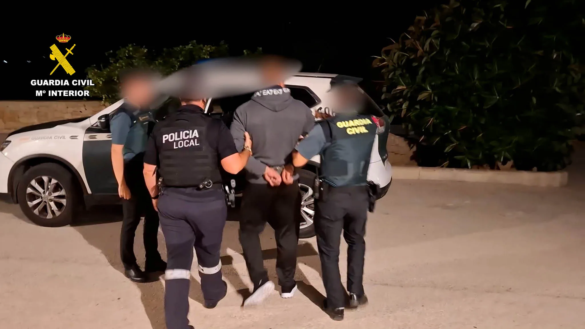 detenidos en moraira por robo con violencia e intimidacion amenazas y