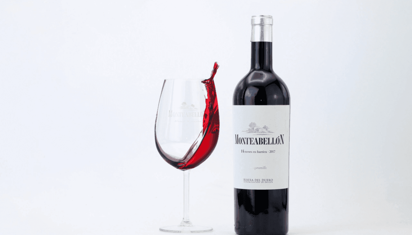 Disfruta de Monteabellón 2017, un tinto envolvente con 14 meses en barrica, perfecto para cenas especiales en invierno