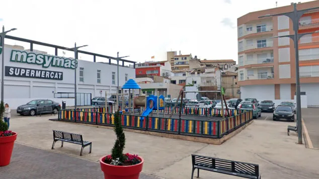 Pego renovará el parque infantil de la plaza Antic Regne de València en aprobar una modificación de crédito 1 Imagen: El parque infantil de la plaza Antic Regne de València de Pego