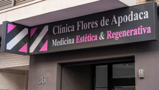 Imagen: Entrada principal de la Clínica Doctora Flores de Apodaca