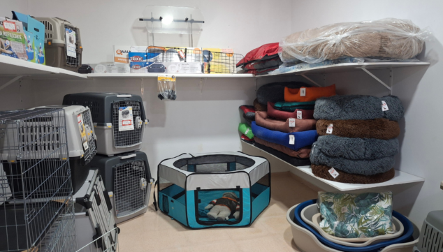 esta tienda de mascotas en vergel dispone de complementos necesarios para el descanso de tu companero peludo