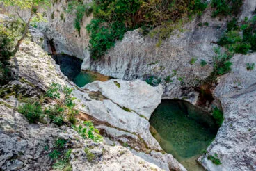 imagen de la senda de els tolls de la vall debo macma