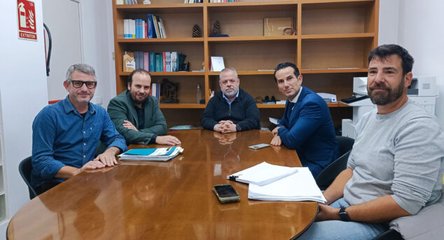 Imagen: Reunión sobre el inicio de obra del nuevo Centro de Día y CEAC de Gata de Gorgos