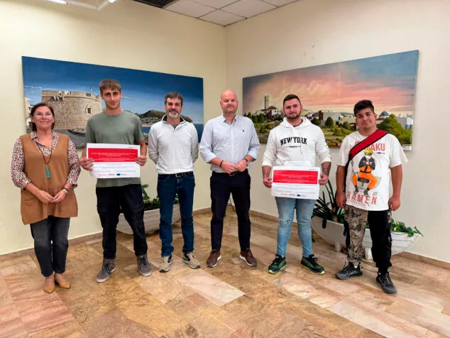 Imagen: Teulada Moraira contrata a tres jóvenes a través del programa de empleo EMPUJU
