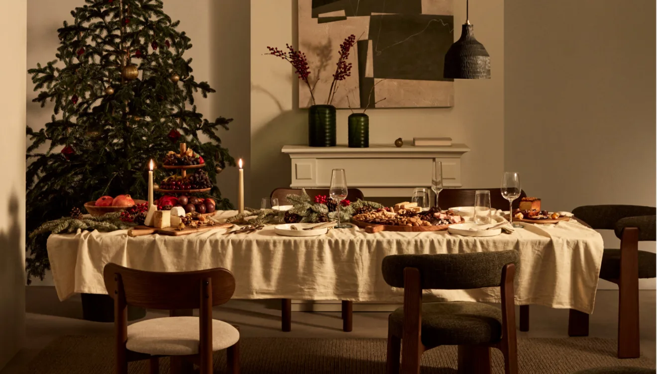 Un mantel navideño puede transformar la mesa de Navidad