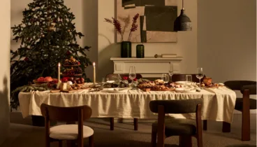 Un mantel navideño puede transformar la mesa de Navidad