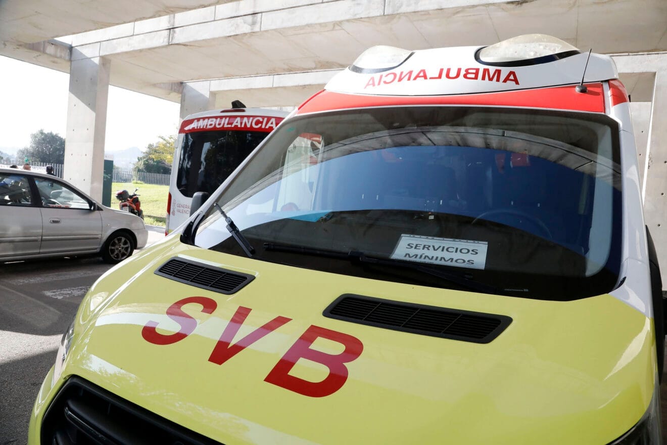 Ambulancia de servicios mínimos en el Hospital de Dénia