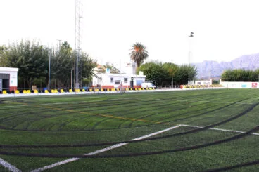 Campo de fútbol de Ondara con el césped nuevo