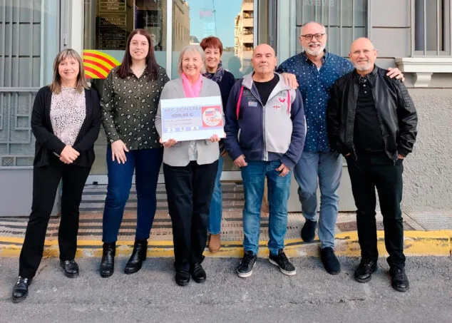 Imagen: Donativo a Cáritas Parroquial de Pedreguer