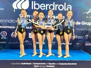 Equipo alevín de gimnastas del Club Gimnasia Calpe